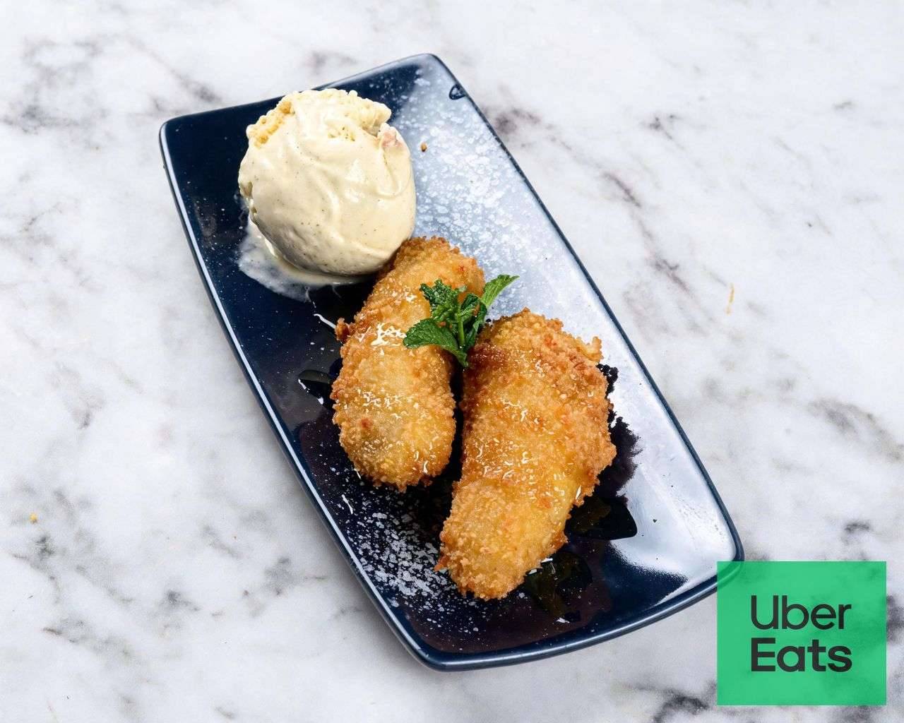 D4. Fried bananas with ice cream