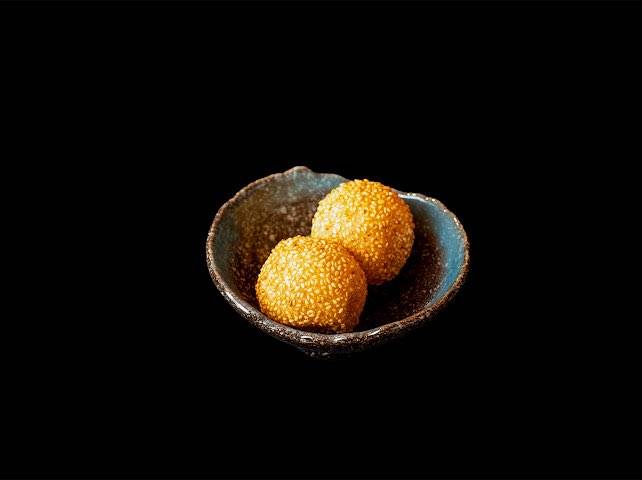 Sesame balls with redbeans