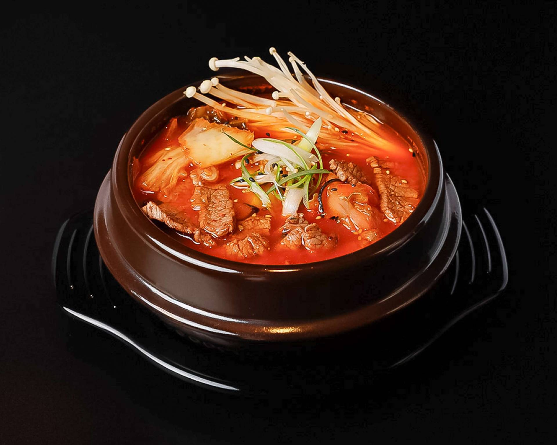 KIMCHI JJIGAE STEW mit Rindfleisch Suppe mit Reis als Beilage