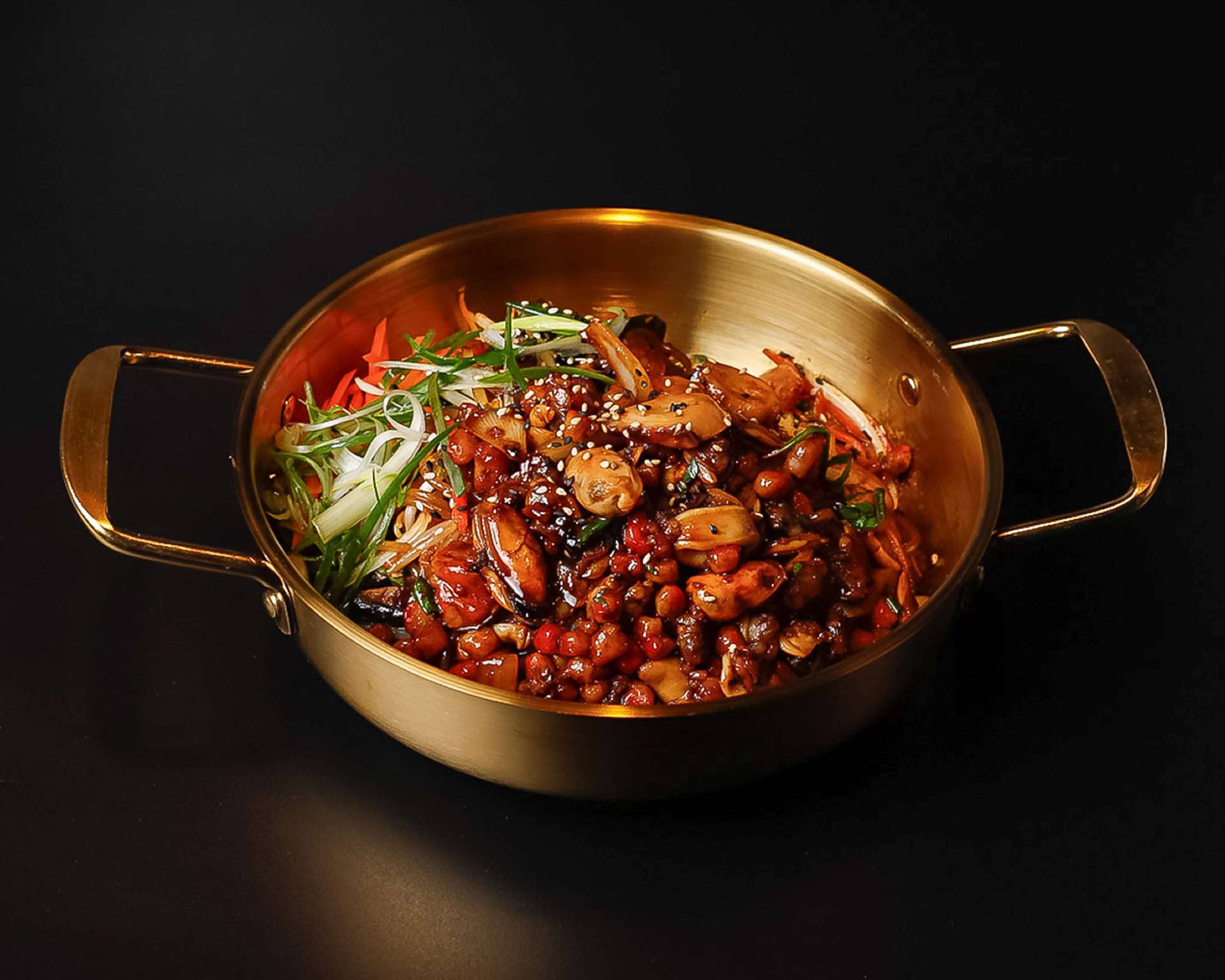 JAPCHAE KOREAN GLASS NOODLE STIR-FRY MEERESFRÜCHTEN