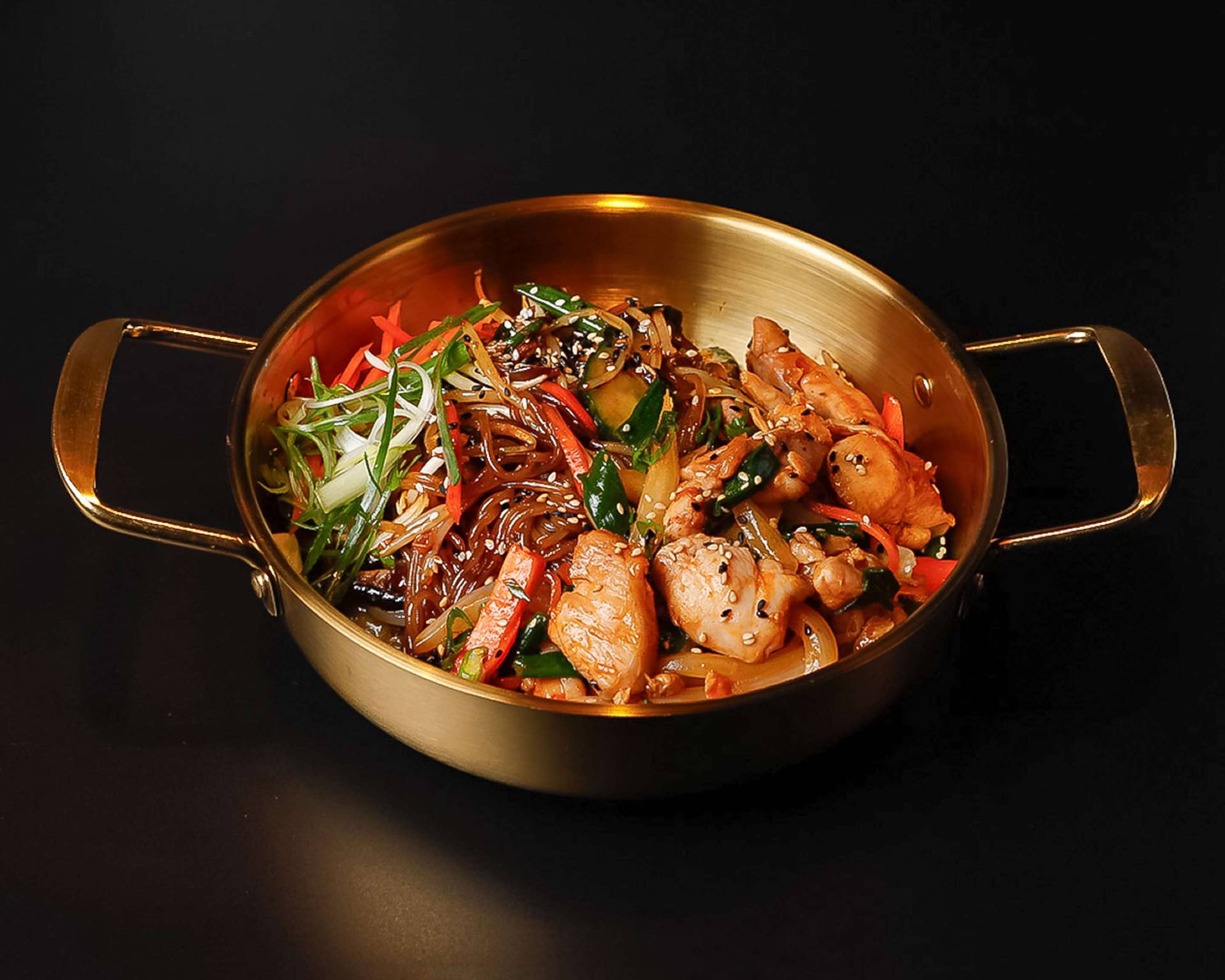 JAPCHAE KOREAN GLASS NOODLE STIR-FRY HÄHNCHEN