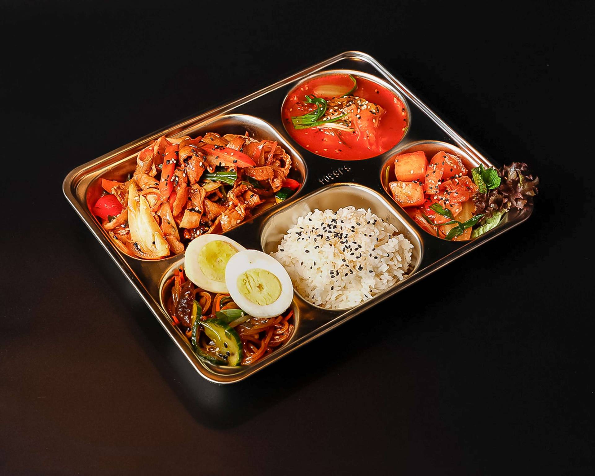 DOSIRAK SET (BENTO-STYLE) SCHWEINEFLEISCH