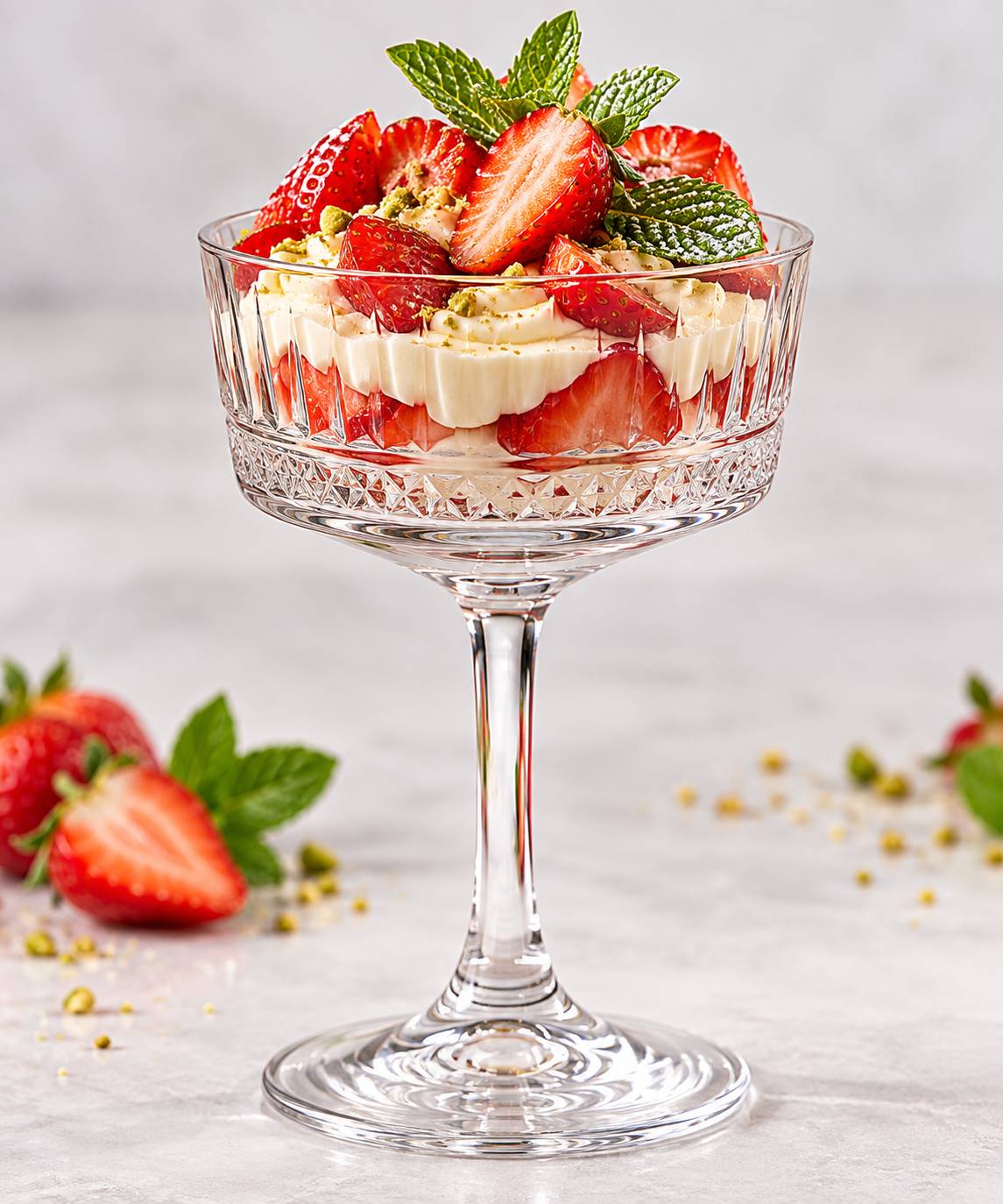 Frische Erdbeeren auf Mascarponecreme