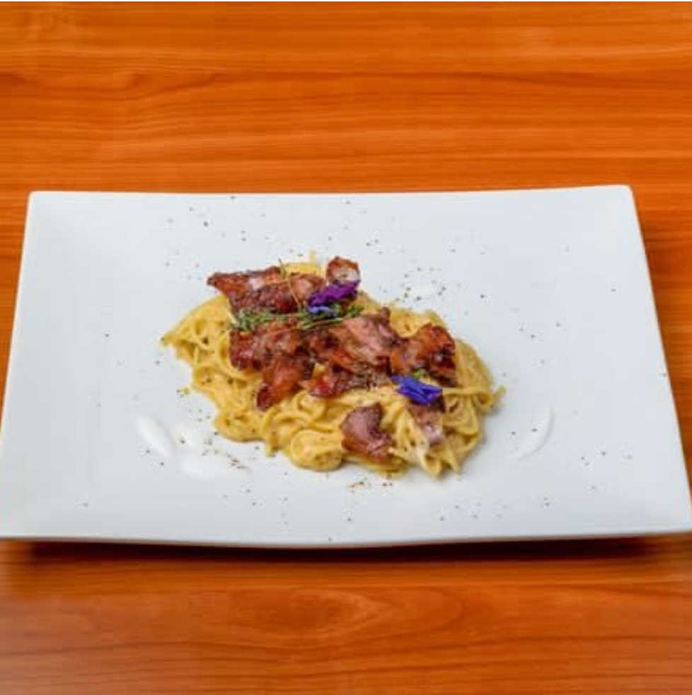 培根蛋酱意大利面