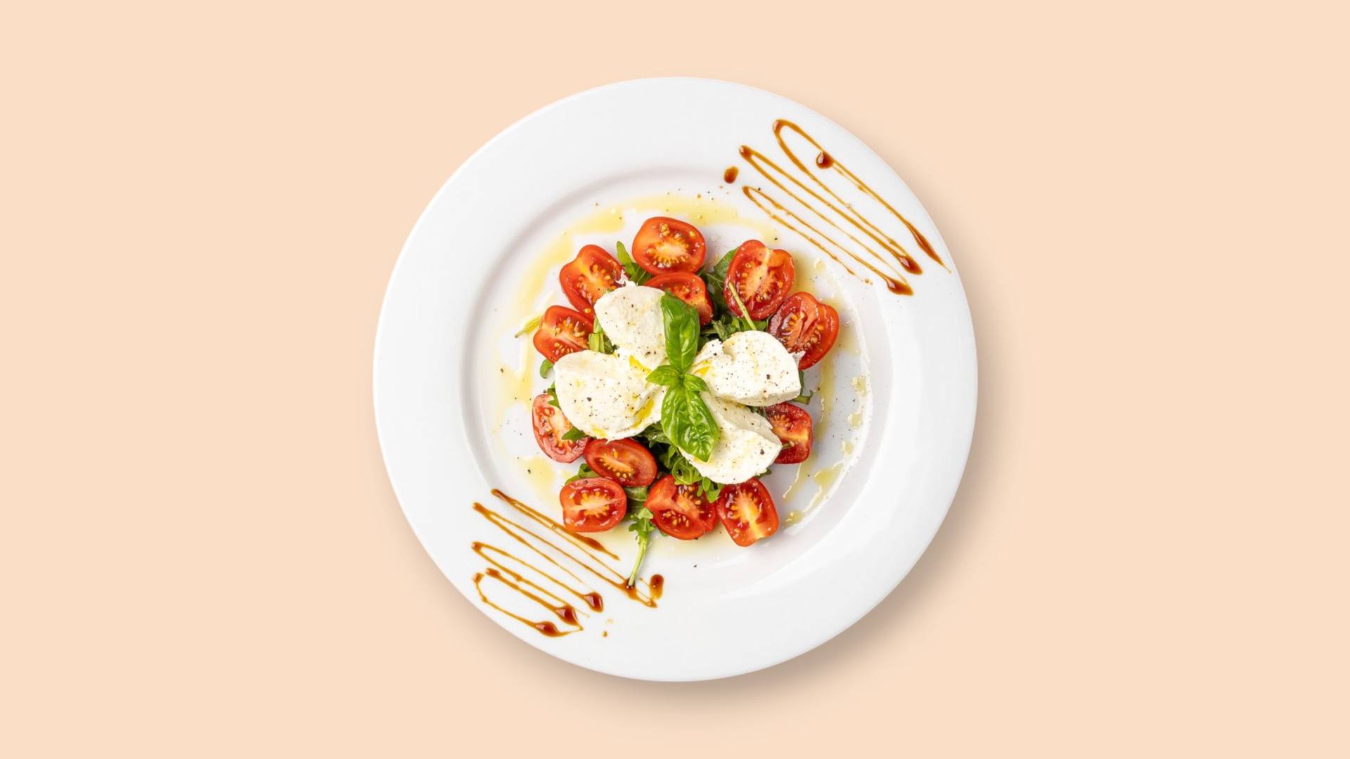 BUFALA CON POMODORINI SU LETTO DI RUCOLA