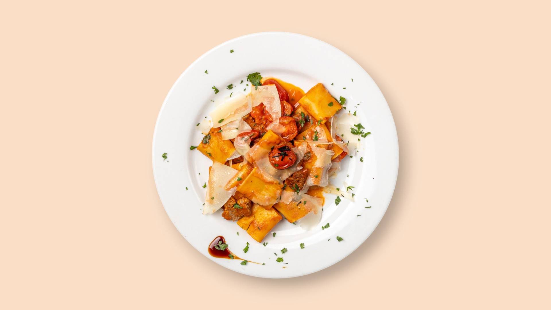 PACCHERI CON PUNTE DI FILETTO DI MANZO