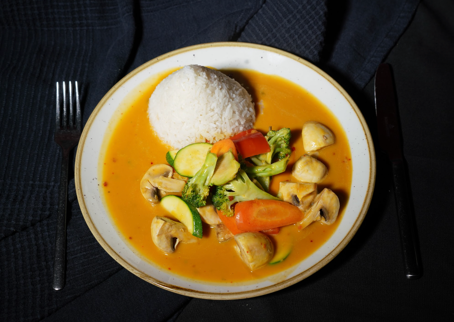 Gemüse in Mango-Chili-Kokossauce