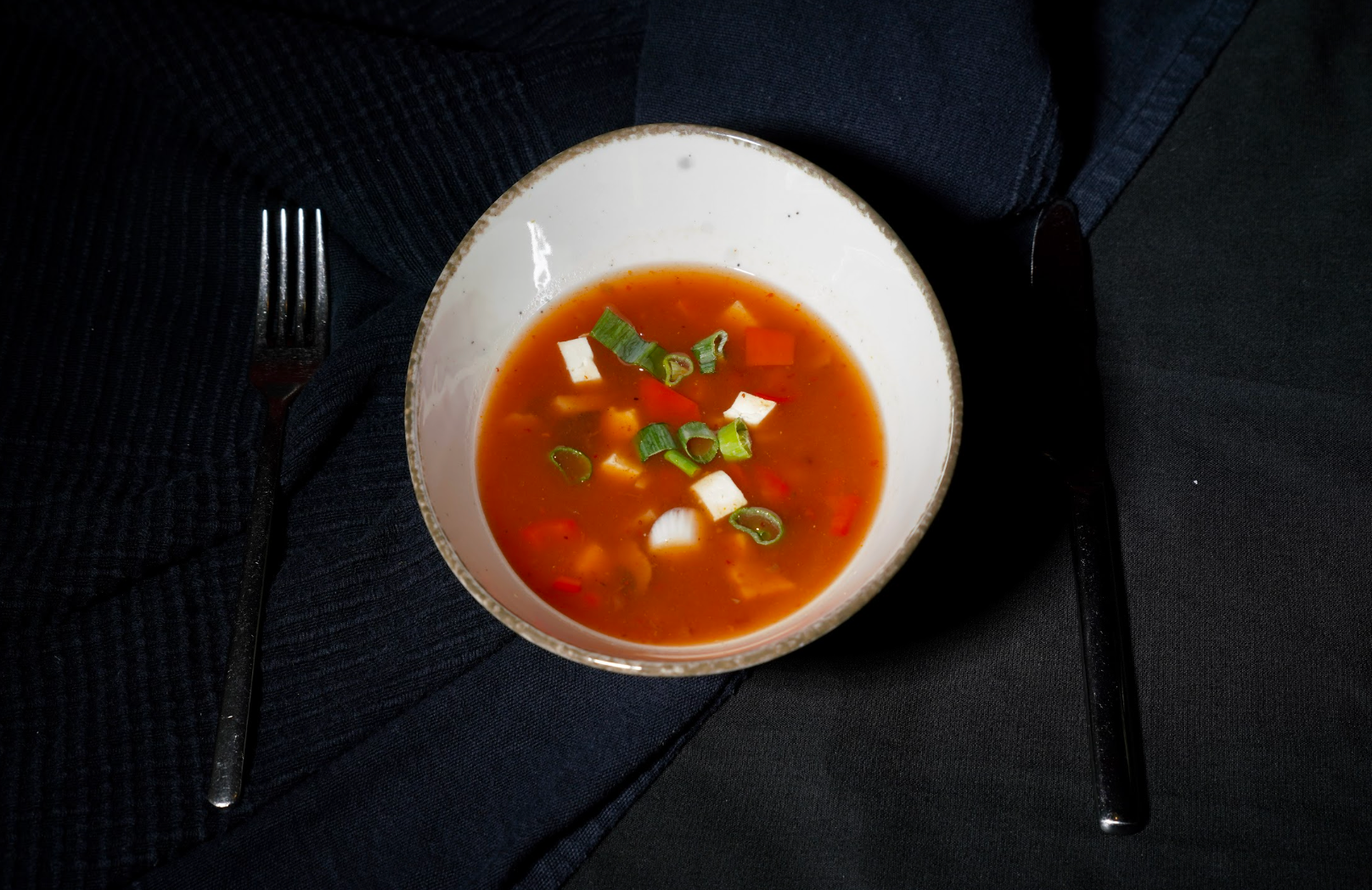 Sauer-scharf-Suppe