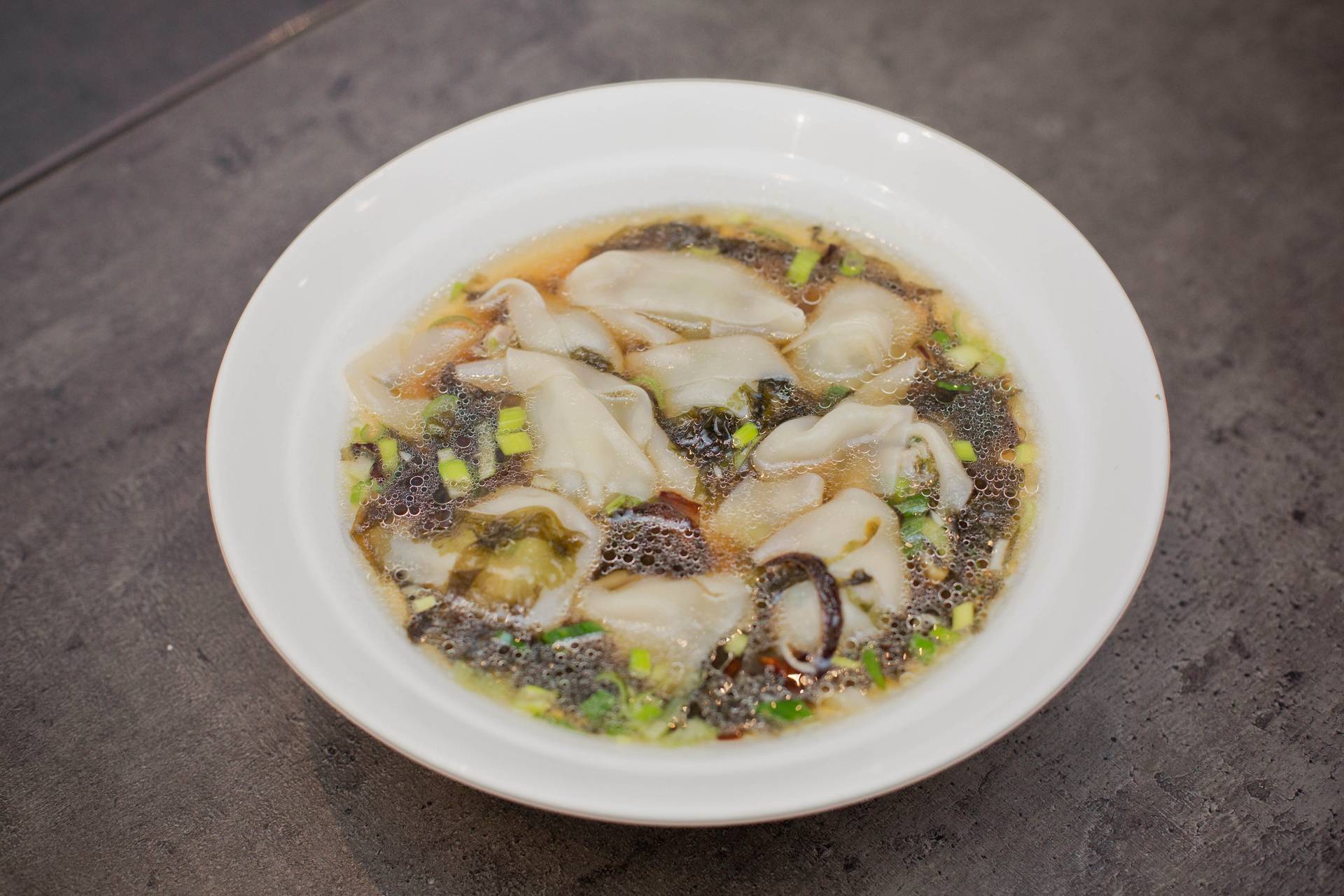 鲜肉虾云吞Wantan Suppe Schweinefleisch und Garnelen