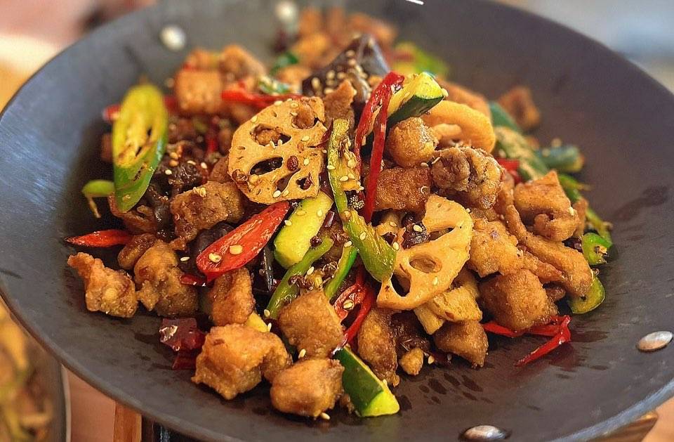 干锅鸭gebratene Ente mit Gemüse