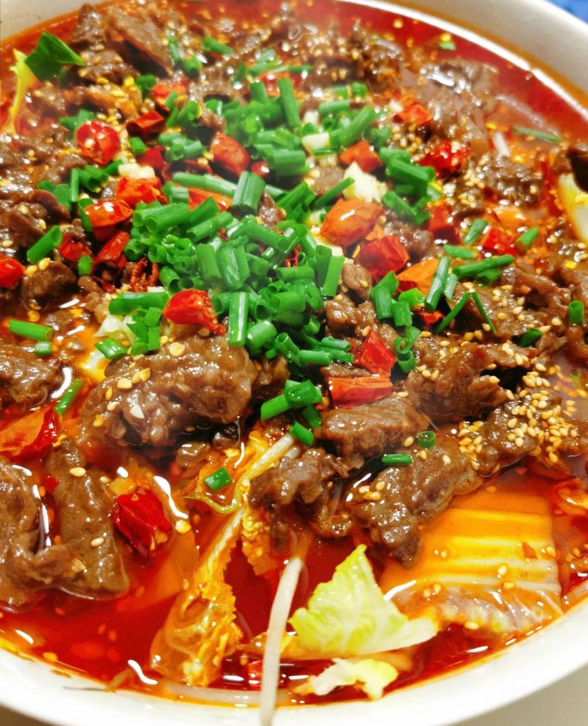 水煮牛肉Gekochte Rindfleisch Scheiben mit Gemüse in Scharfer Sauce