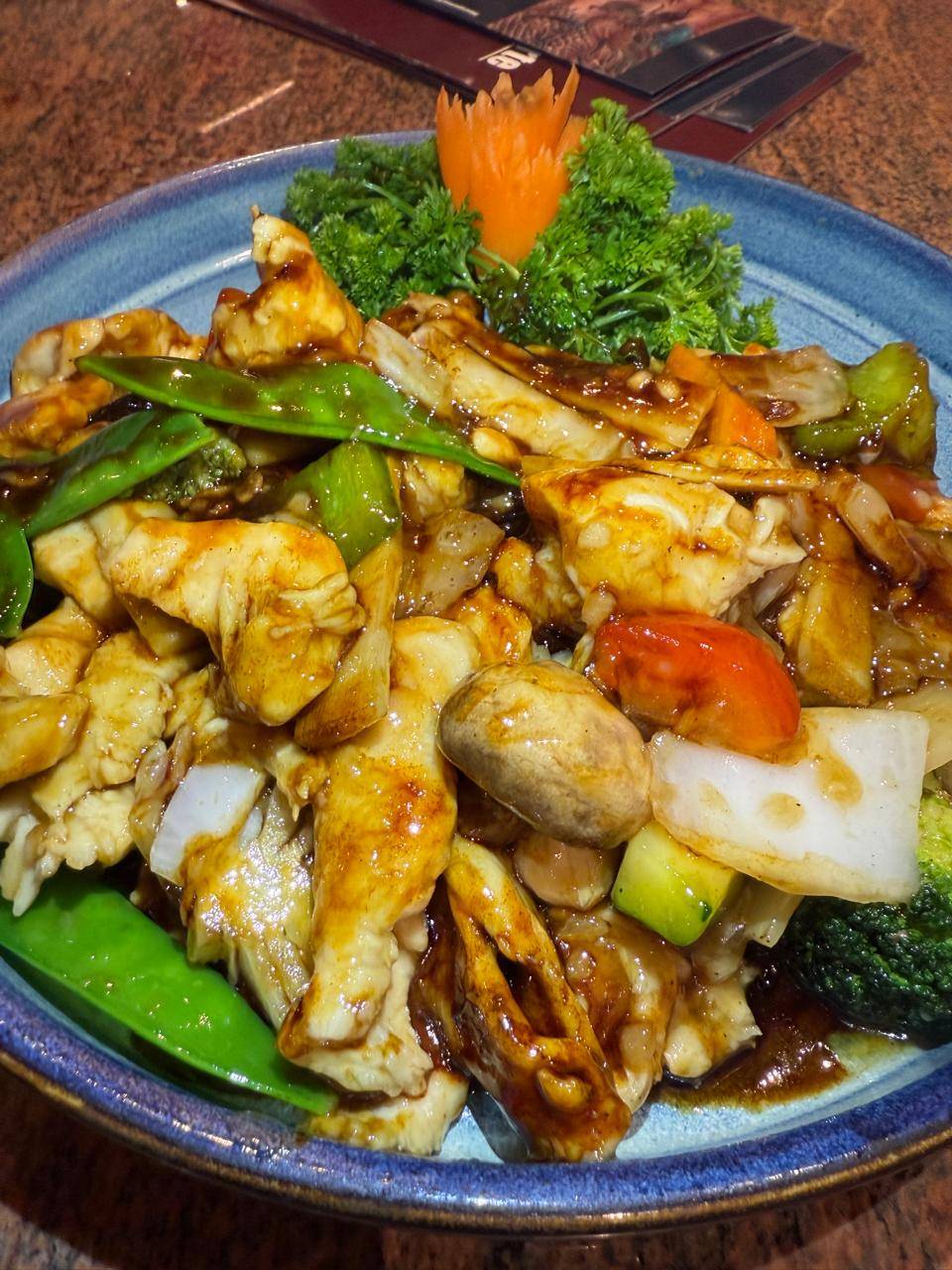 杂菜鸡Geb.Hühnerfleish mit gemüse