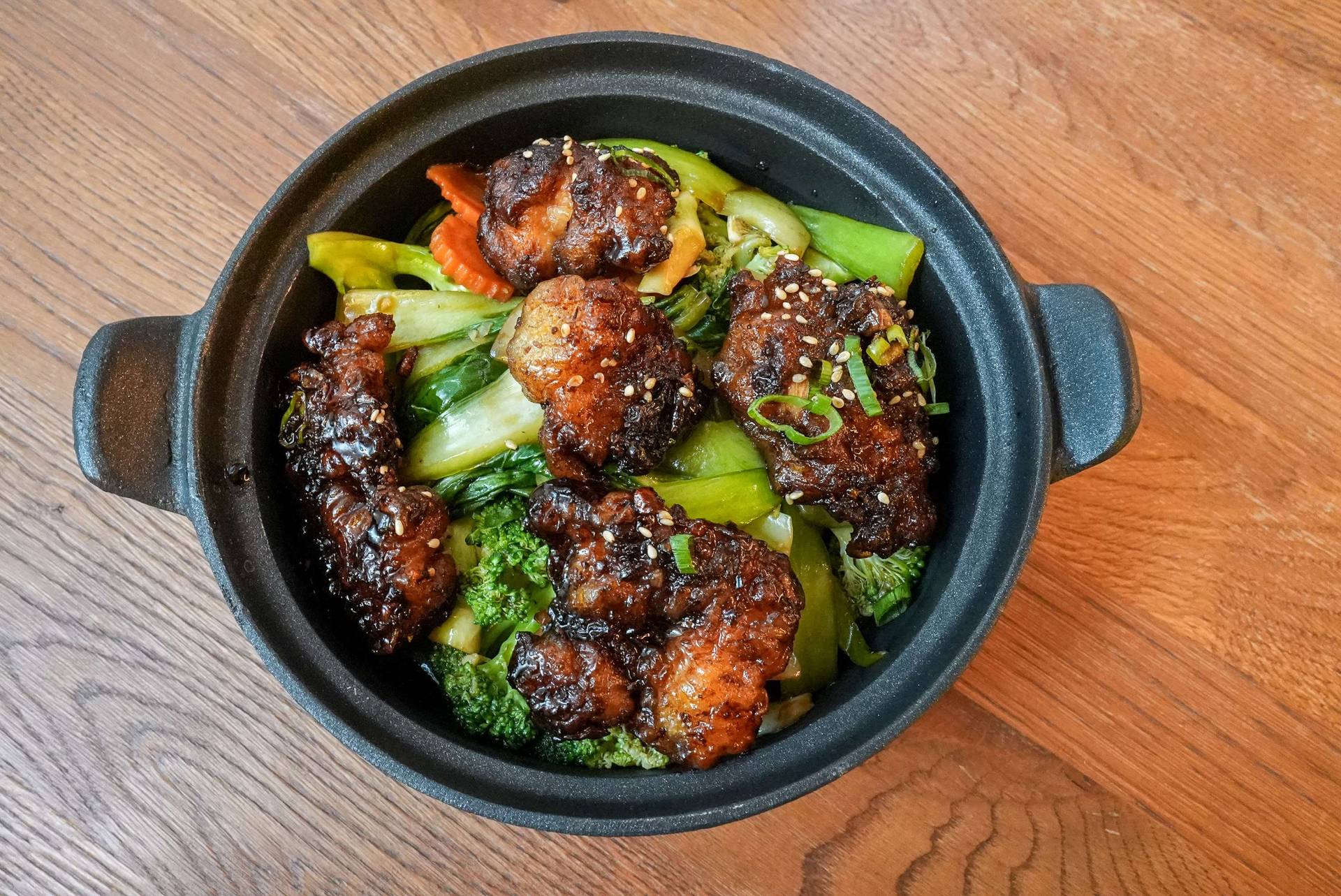 Ga dui chien rau thap cam H88