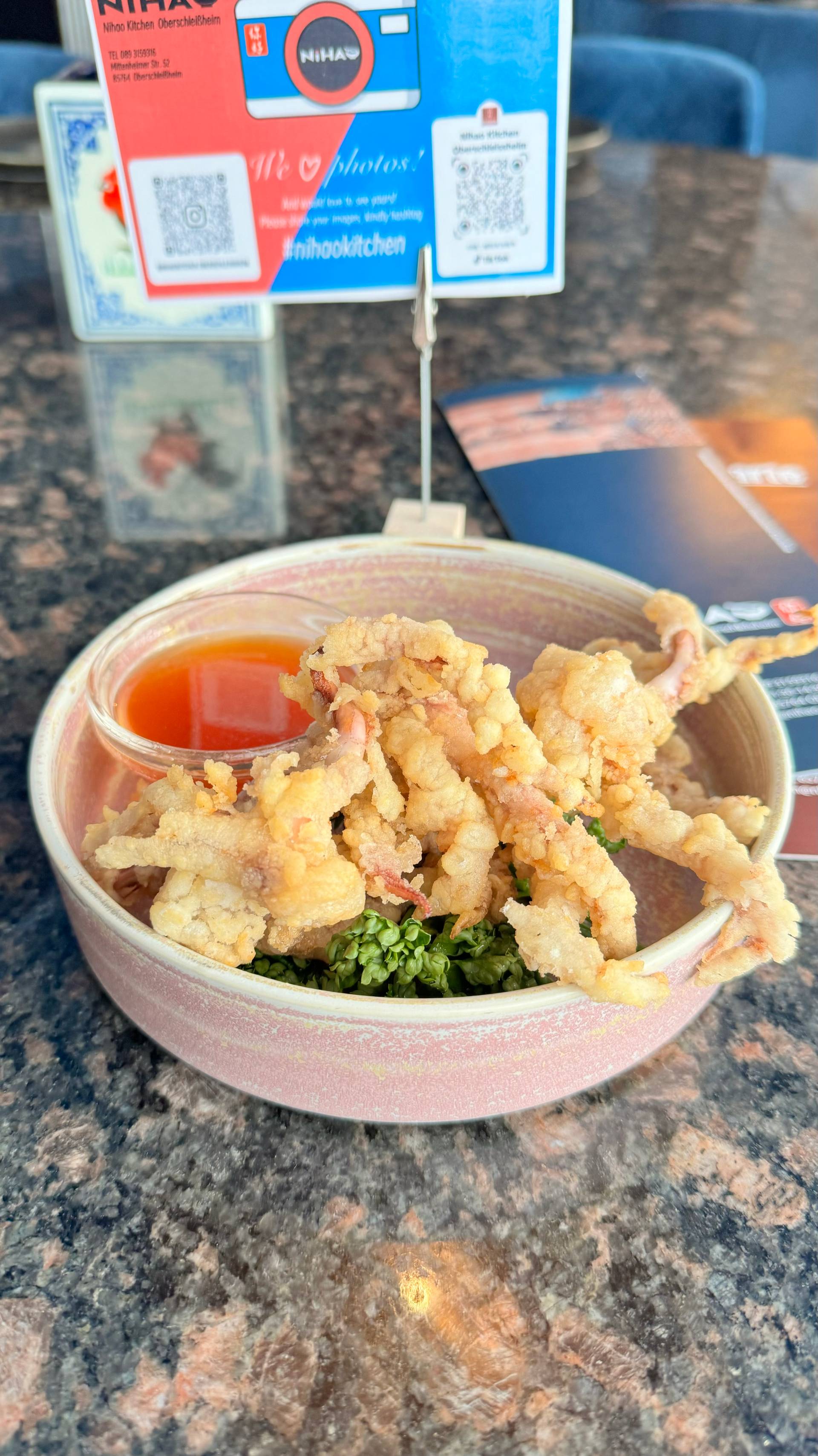 酥炸鱿鱼须Knusprig gebratene Tintenfischtentakel