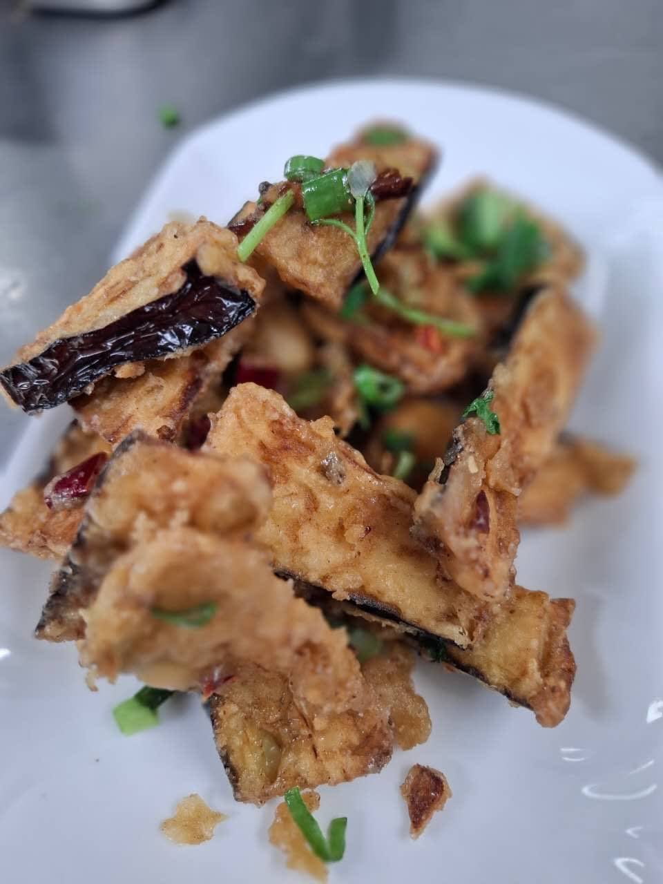 风味茄子 Knusprige Aubergine Süß und  mit Chili