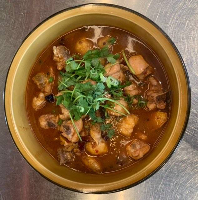 山城芋儿鸡Taro Hühnerfleisch