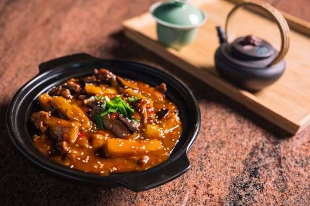 鱼香茄子牛肉煲Auberginen nach Yuxiang Art