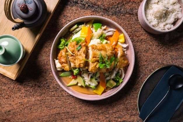 菠萝炸鸡 Paniertes Hähnchenfleisch