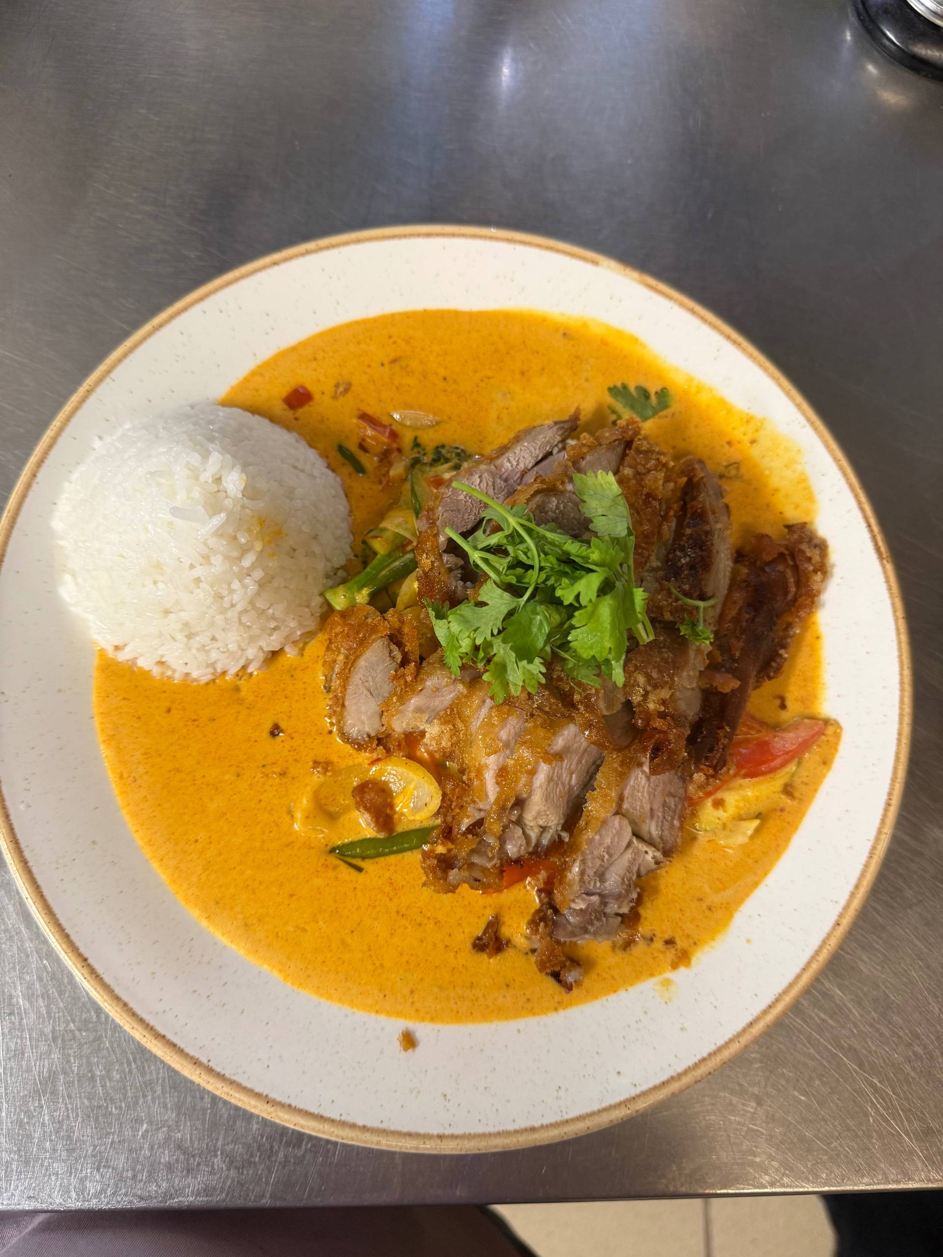 Knusprige Ente mit Kokosmilch & Mangosauce